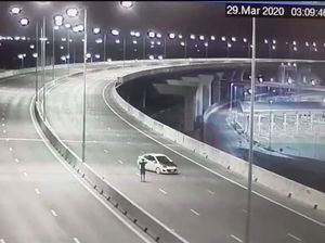 Duh! Jalanan Sepi saat Pandemi Dimanfaatkan buat Sesi Foto Mobil