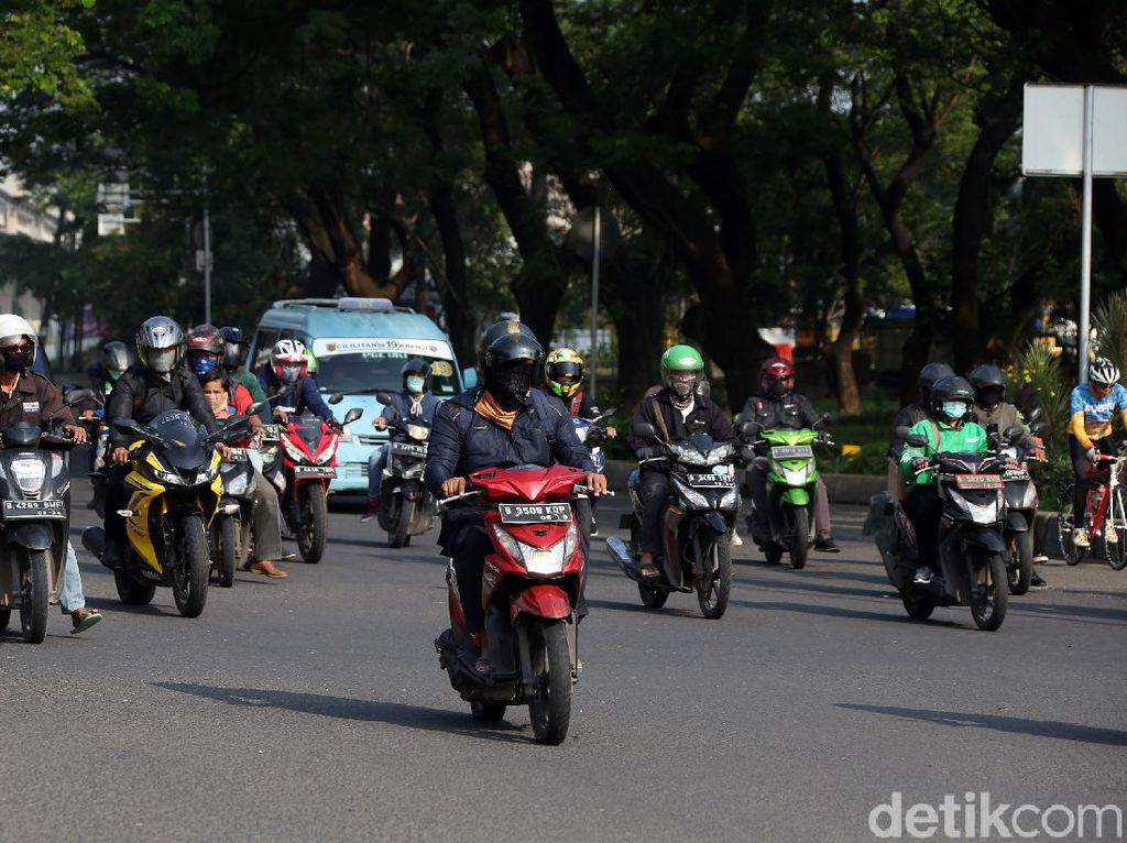 Saat Corona, Pemerintah Juga Perlu Perhatikan Kelas Menengah Saat Corona, Pemerintah Juga Perlu Perhatikan Kelas Menengah