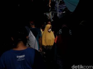 Suasana Pasar Tradisional Tanjung Priok di Hari Pertama PSBB