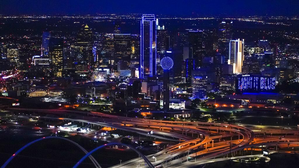 Cahaya Biru di Texas Dukungan untuk Perangi Corona Cahaya Biru di Texas Dukungan untuk Perangi Corona