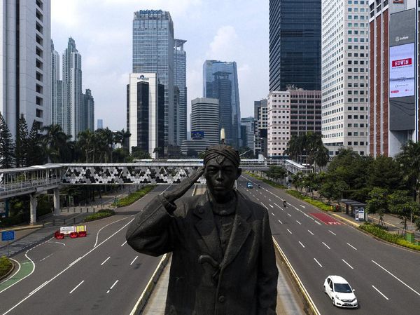 Penerapan PSBB Hari Pertama, Jalan Sudirman-Thamrin Lengang