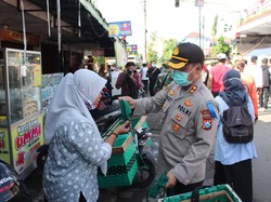 Patroli di Perbatasan Jatim-Jateng, yang Masuk Ngawi Dicek Suhu Tubuh