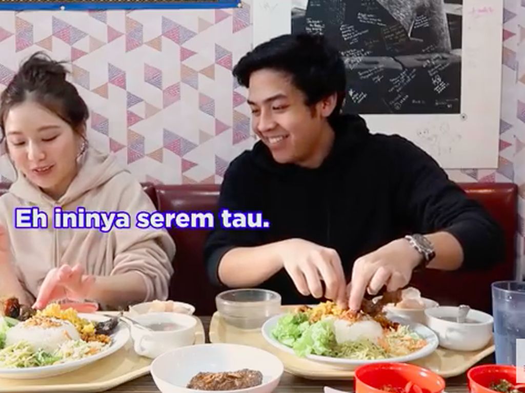 Begini Jadinya Kalau Model Korea Lahap Makanan Warteg Pakai Tangan Begini Jadinya Kalau Model Korea Lahap Makanan Warteg Pakai Tangan