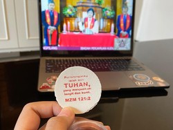 Umat Nasrani di Surabaya Ibadah Jumat Agung Secara Online