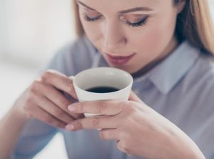 Apakah Penderita Tekanan Darah Tinggi Aman Minum Kopi?