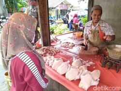 Jelang Ramadhan, Harga Daging Ayam di Cianjur Merangkak Naik