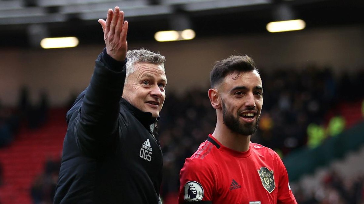 Bruno Fernandes membantah kabar berselisih dengan manajer MU Ole Gunnar Solskjaer. (Foto: Clive Brunskill/Getty Images)
