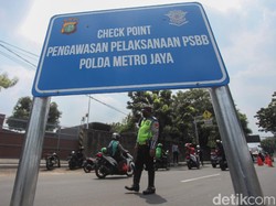 Ditegur Tak Pakai Masker, Penumpang Mobil Todong Pisau ke Polisi di Jaksel