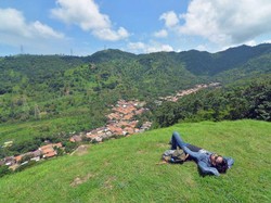 Mungkin Ini Kembaran Bukit Belakang Sekolah Nobita