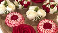 Persis Asli! 10 Karangan Bunga di Atas Kue Ini Dibuat dari Buttercream!