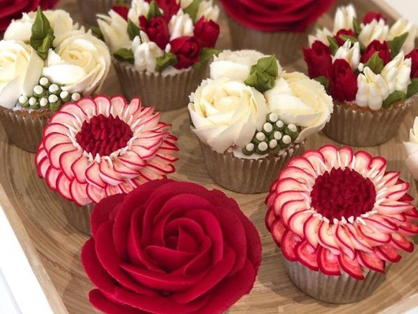 Persis Asli! 10 Karangan Bunga di Atas Kue Ini Dibuat dari Buttercream!