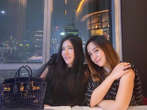 Bagi Nasi Bungkus Pakai Ferrari, Ini Kemewahan Shandy Purnamasari saat Kulineran