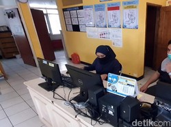 Cerita Suka dan Duka Petugas Hotline COVID-19 Kota Sukabumi