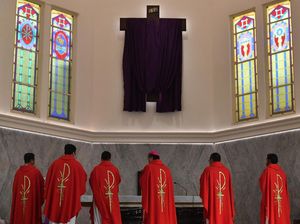 Warna Liturgi Jumat Agung Lengkap dengan Makna dan Renungannya