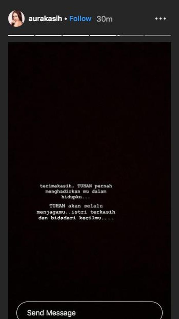 Pesan Haru Aura Kasih untuk Istri Glenn Fredly Mutia Ayu