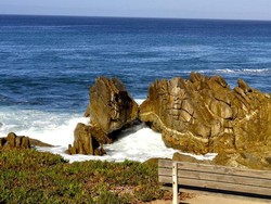 Mmmuaaah! Ini Batu yang Ciuman