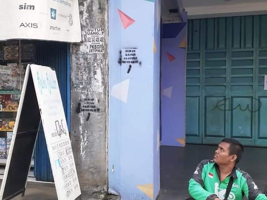Coretan Dinding Anarko: Hasut Benak Resah Warga Agar Marah dan Menjarah Coretan Dinding Anarko: Hasut Benak Resah Warga Agar Marah dan Menjarah