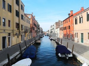 Venice Art Biennale Ditunda ke 2022, Penyelenggara Tak Mau Jadi Pusat Corona Venice Art Biennale Ditunda ke 2022, Penyelenggara Tak Mau Jadi Pusat Corona