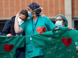 Pilu! Perawat Kena Corona Meninggal, Ditemani Asisten Virtual Saat Kesakitan