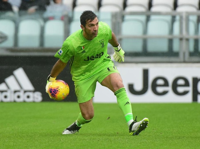 TURIN, ITALY - DECEMBER 01:  Goalkeeper of Juventus Gianluigi Buffon in action during the Serie A match between Juventus and US Sassuolo at  on December 1, 2019 in Turin, Italy.  (Photo by Pier Marco Tacca Getty Images)