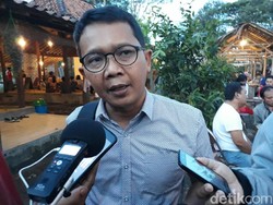 Profil Arie Sujito, Panelis Debat Keempat Pilpres 2024 dari UGM