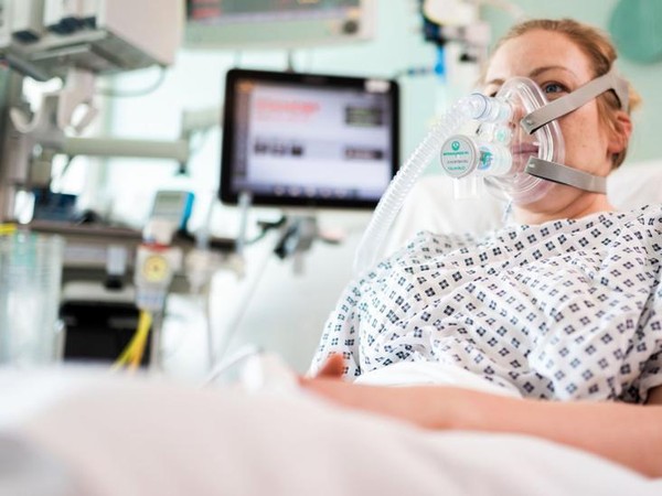 Virus corona: Peneliti dan sukarelawan berupaya ciptakan ventilator sederhana untuk pasien covid-19 Virus corona: Peneliti dan sukarelawan berupaya ciptakan ventilator sederhana untuk pasien covid-19