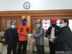 UPI Salurkan Bantuan APD-Masker untuk Tenaga Medis di Majalengka