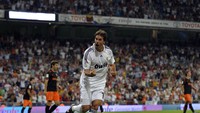 Ruud van Nistelrooy dibeli Real Madrid dari MU di tahun 2006 seharga 10 juta paun. Striker Belanda itu terbilang sukses dengan torehan 64 gol dalam 96 penampilan dan mempersembahkan dua kali juara Liga Spanyol (Getty Images)
