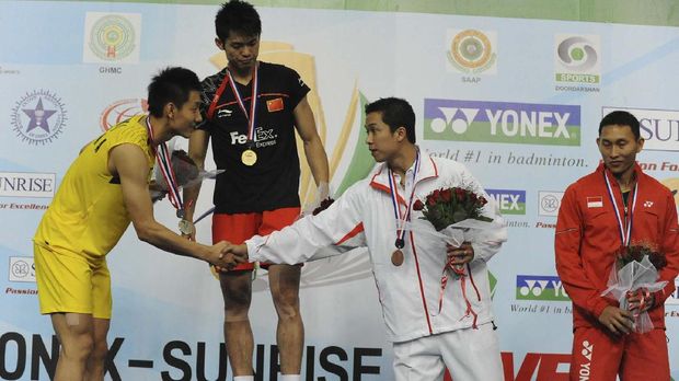 Sony Dwi Kuncoro bermain dalam generasi emas badminton yang berisi Lin Dan, Taufik Hidayat, Lee Chong Wei, dan Peter Gade.