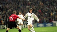 Steve McManaman didapat Real Madrid dari Liverpool di tahun 1999. Pemain asal Inggris itu mengemas 152 penampilan dengan perolehan dua kali juara Laliga, dua kali juara Liga Champions dan sekali UEFA Super Cup. Sukses! (Getty Images)