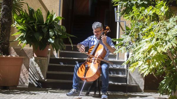 Kala Musisi Italia Mengapresiasi Tenaga Medis Lewat Musik