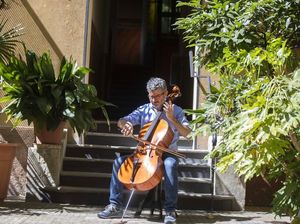 Kala Musisi Italia Mengapresiasi Tenaga Medis Lewat Musik