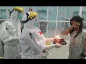 Video Haru Perempuan PDP Ultah di RS Dapat Surprise dari Tim Medis