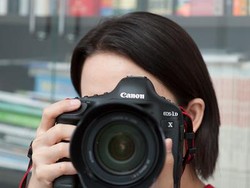 Lebih Dekat dengan Kamera DSLR Canon 1dx Mark III