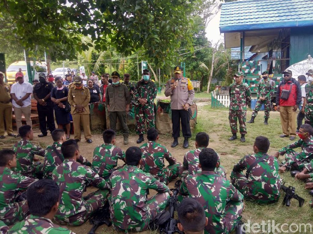 Tenangkan Anggota Pasca-ricuh, Kapolda-Pangdam Kunjungi Mamberamo Raya Tenangkan Anggota Pasca-ricuh, Kapolda-Pangdam Kunjungi Mamberamo Raya