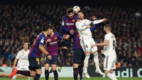 Gerard Pique paling sering menghadapi Sergio Ramos dan Karim Benzema (sama-sama 35 kali). Foto: Getty Images/Angel Martinez