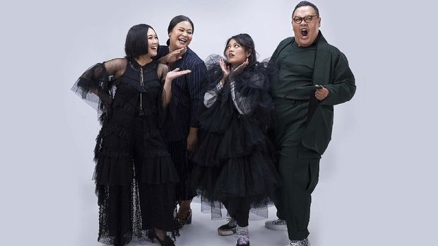 Podcast Rapot akan merilis seri bertajuk Mau Gak Mau selama bulan Ramadan 1441 Hijriyah. Seri tersebut rilis setiap hari pukul 17:00 WIB selama bulan Ramadan tahun 2020, dengan begitu episode rehuler Rapot tidak dirilis untuk sementara waktu.Foto: Dok. Rapot