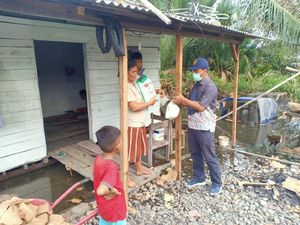 Bantu Warga Miskin Sumatera, Pertamina Bagikan 5.000 Sembako