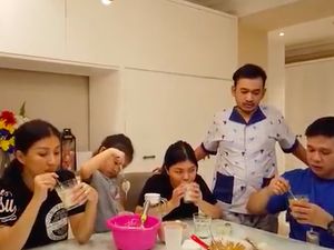5 Artis Indonesia Ini Tak Ketinggalan Racik Dalgona Coffee 5 Artis Indonesia Ini Tak Ketinggalan Racik Dalgona Coffee