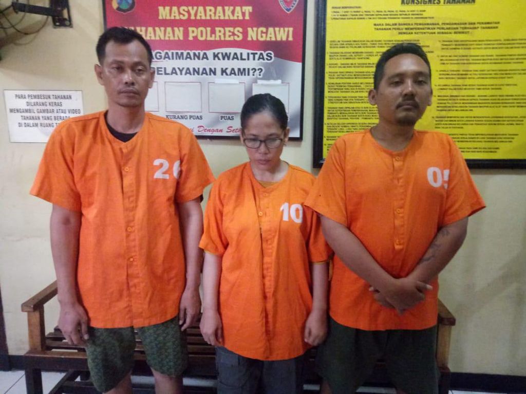 Polisi Ngawi Ringkus 3 Penipu yang Ngaku Aspri hingga Ajudan MenPAN-RB Polisi Ngawi Ringkus 3 Penipu yang Ngaku Aspri hingga Ajudan MenPAN-RB