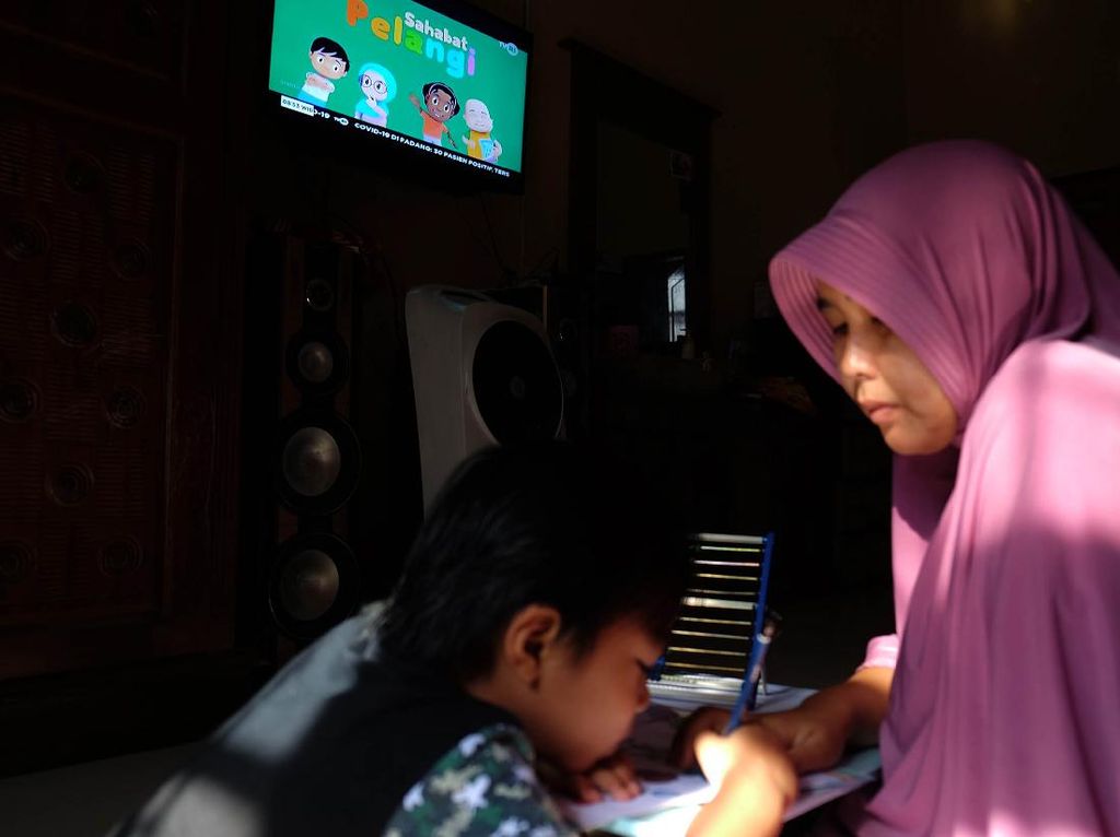 Siswa di Banda Aceh Lanjut Belajar dari Rumah, Orang Tua Jadi Guru Kedua