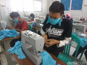 Semangat Disabilitas di Cimahi Buat Masker untuk Tangkal Corona