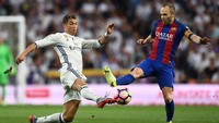 Pemain yang paling sering dihadapi Cristiano Ronaldo adalah Andres Iniesta (36 kali). Foto: Getty Images/David Ramos