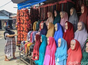 Jelang PSBB di Tangsel, Pasar Cipadu Masih Normal