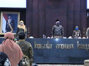 LKPJ Jatim 2019: Kemiskinan Turun, Ekonomi Tumbuh Lampaui Angka Nasional