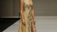 Gaya Desiree Cordero di atas catwalk (Instagram/desirecordero)