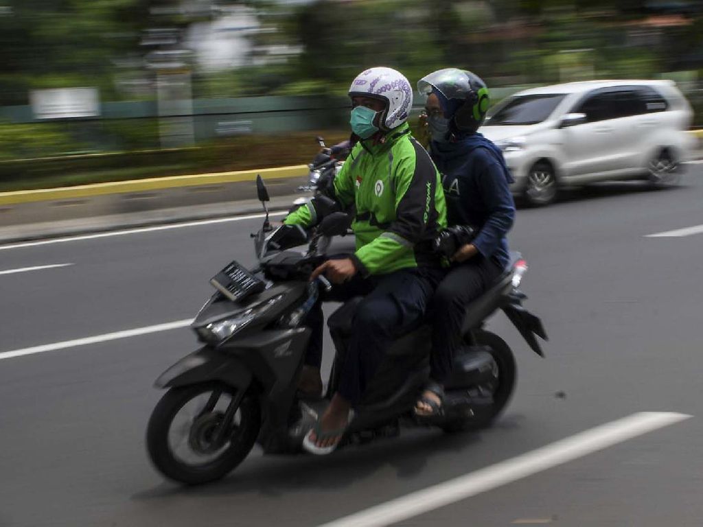 Penumpang Ojol Wajib Pakai Masker, Jangan Lupa Bawa Helm Sendiri Penumpang Ojol Wajib Pakai Masker, Jangan Lupa Bawa Helm Sendiri