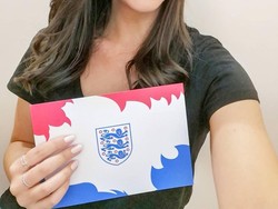 Kini, Nicole menjadi presenter di Sky Sports (Instagram/nicolehollidayx)