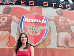 Karena saya lahir dan besar di London Utara dan keluarga saya adalah suporter Arsenal, maka saya paling lama menjadi presenter di sana, kata Nicole (Instagram/nicolehollidayx)