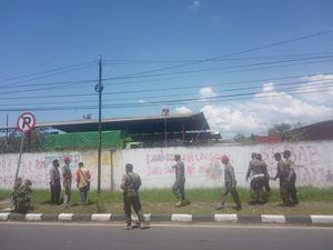 Takut Membuat Resah, Coretan Vandal Kill The Rich di Banjar Dibersihkan Takut Membuat Resah, Coretan Vandal Kill The Rich di Banjar Dibersihkan